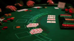 স্মার্টফোনে betkings অ্যাকাউন্ট নিবন্ধন প্রক্রিয়া দেখাচ্ছে